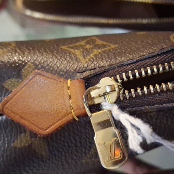 Louis Vuitton cosmetics pouch set - Picture 11 of 11